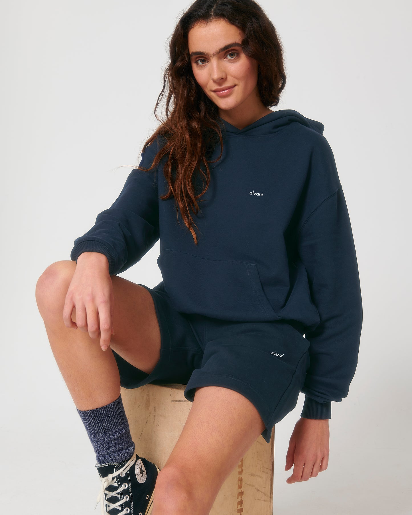 SUDADERA CON CAPUCHA OVERSIZED CON LOGO PEQUEÑO EN GOMA