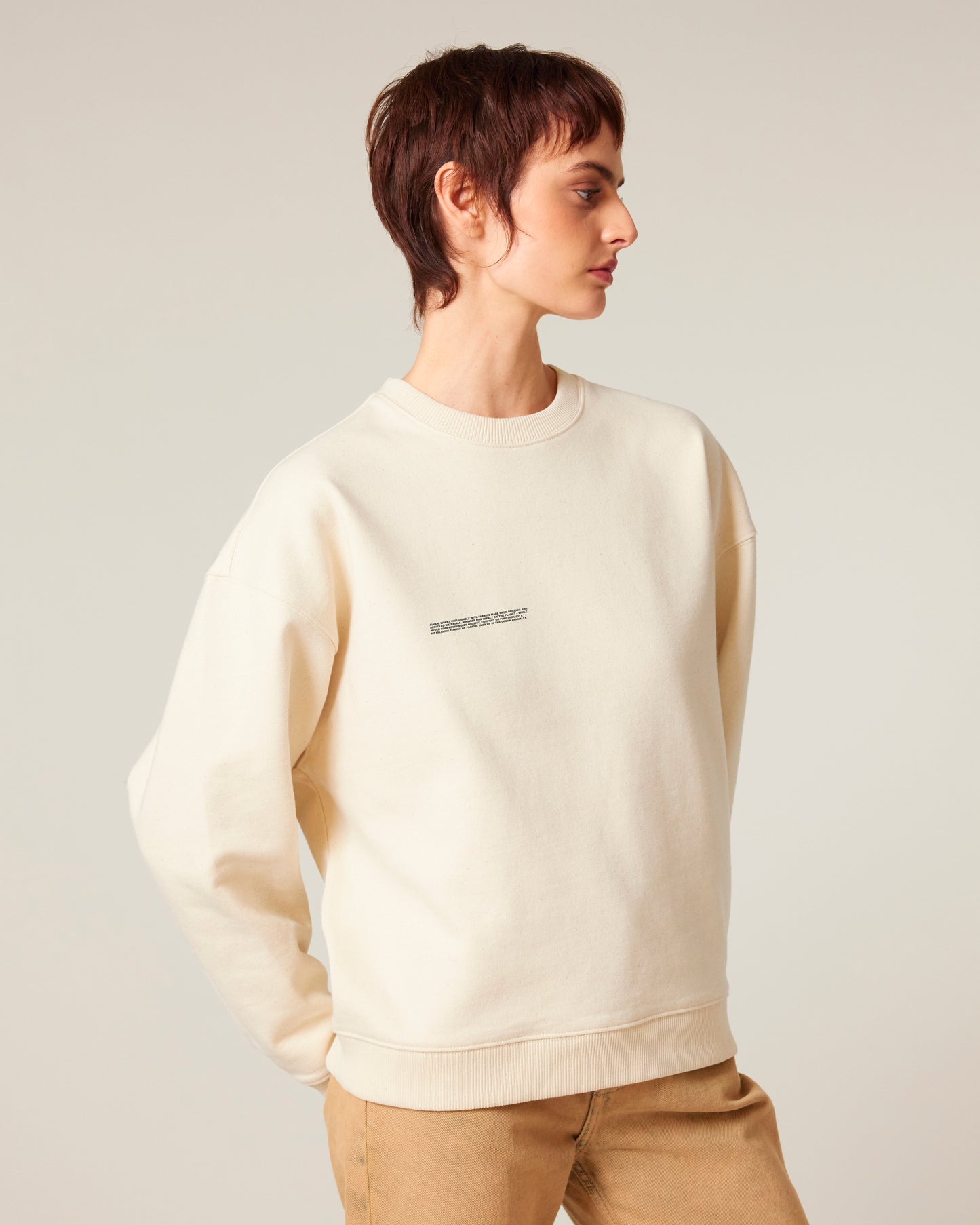 ESSENTIAL UNISEX OVERSIZED SWEATSHIRT