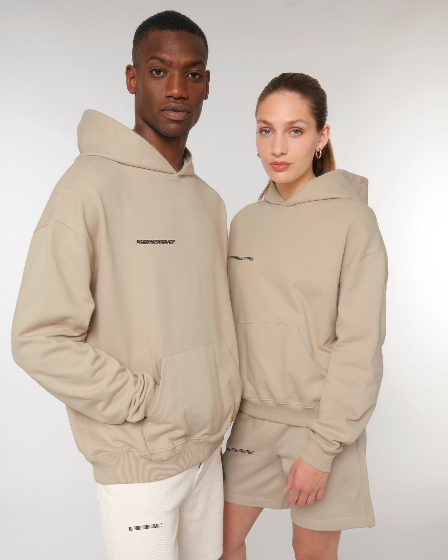 ESSENTIAL UNISEX OVERSIZED HOODIE