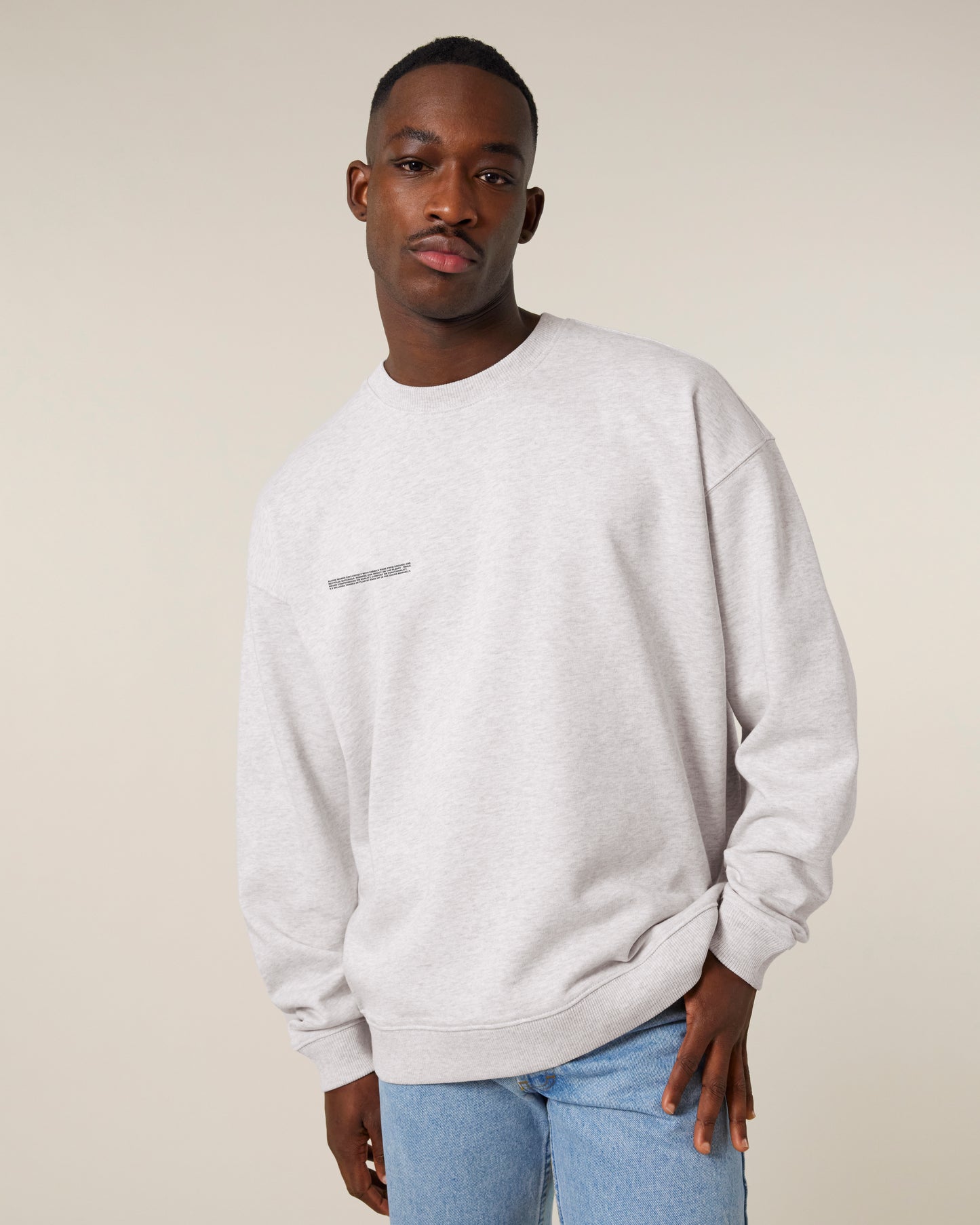 ESSENCIAL UNISEX OVERSIZED SWEATSHIRT