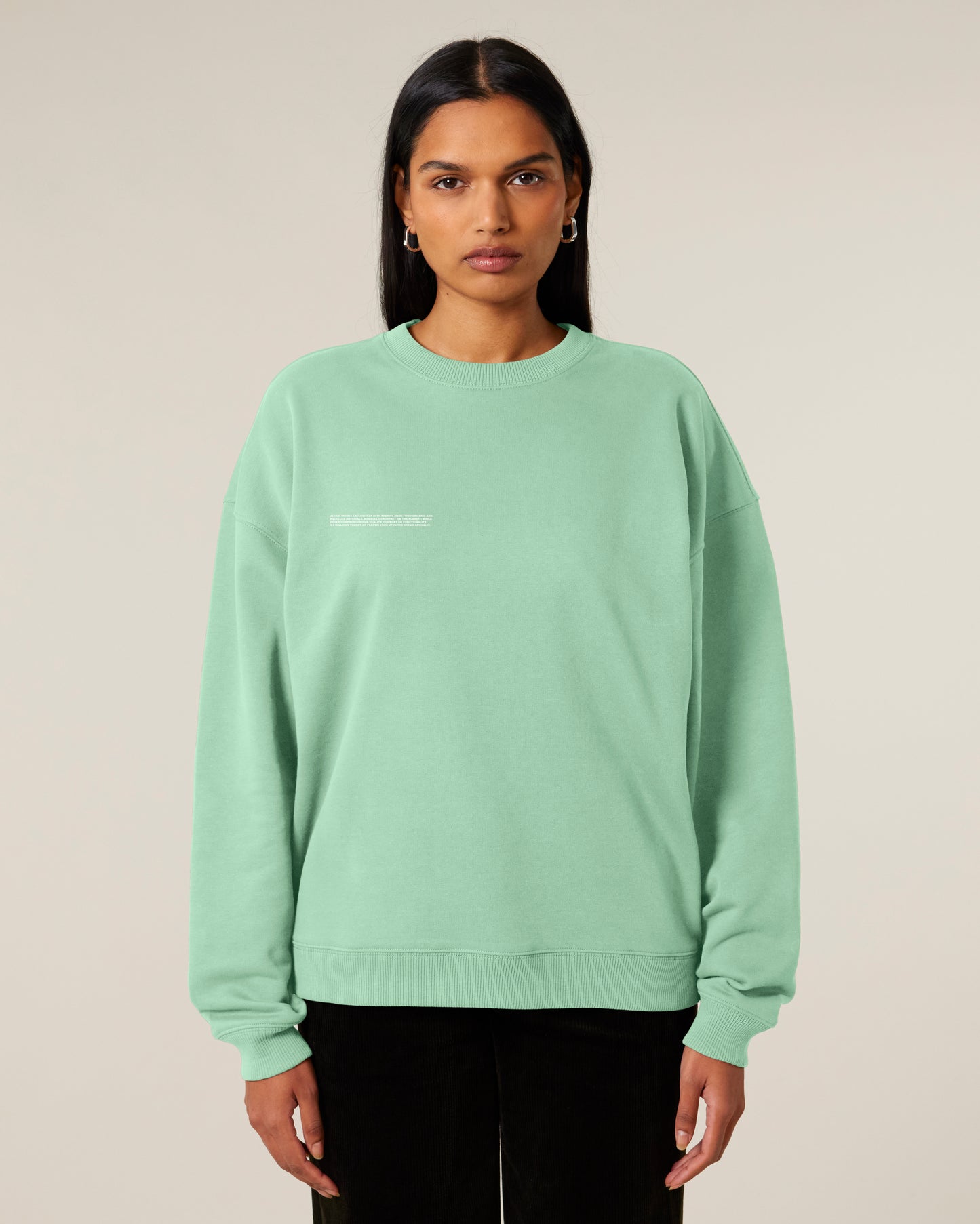 ESSENTIAL UNISEX OVERSIZED SWEATSHIRT