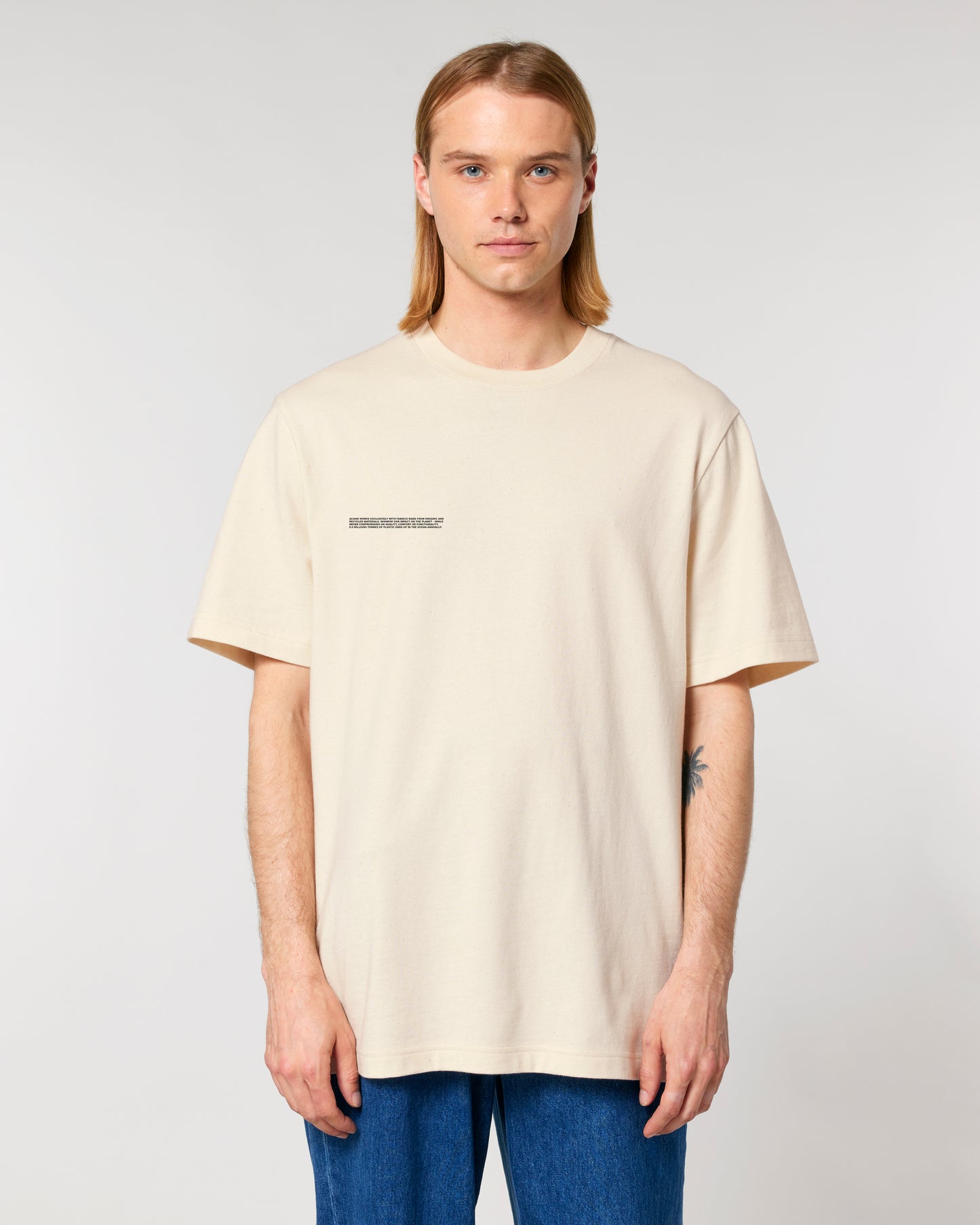 ESSENTIAL UNISEX OVERSIZED T-SHIRT