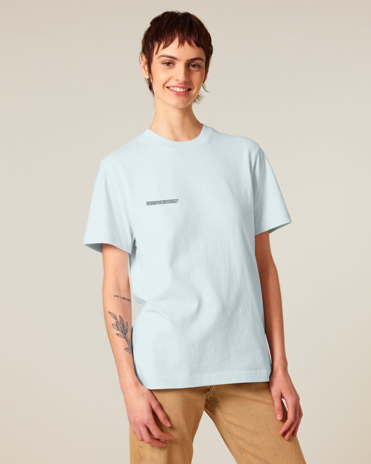 ESSENTIAL UNISEX OVERSIZED T-SHIRT