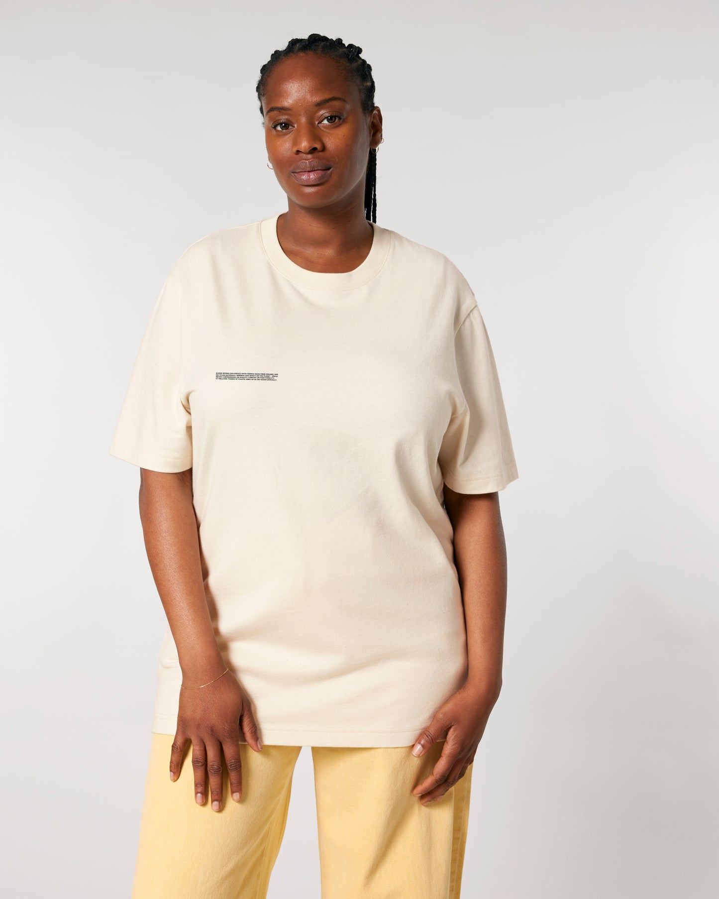 ESSENTIAL UNISEX OVERSIZED T-SHIRT